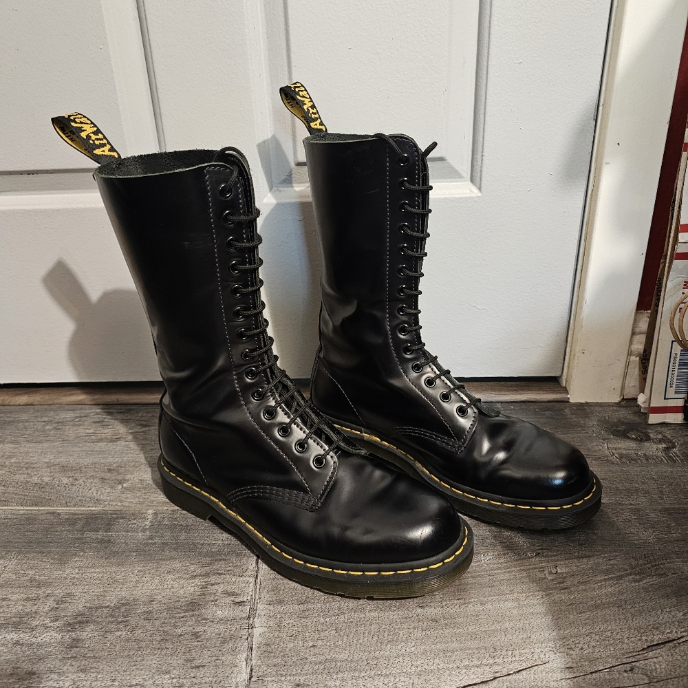 Dr. Martens 1914 Black Unisex Leather Boots